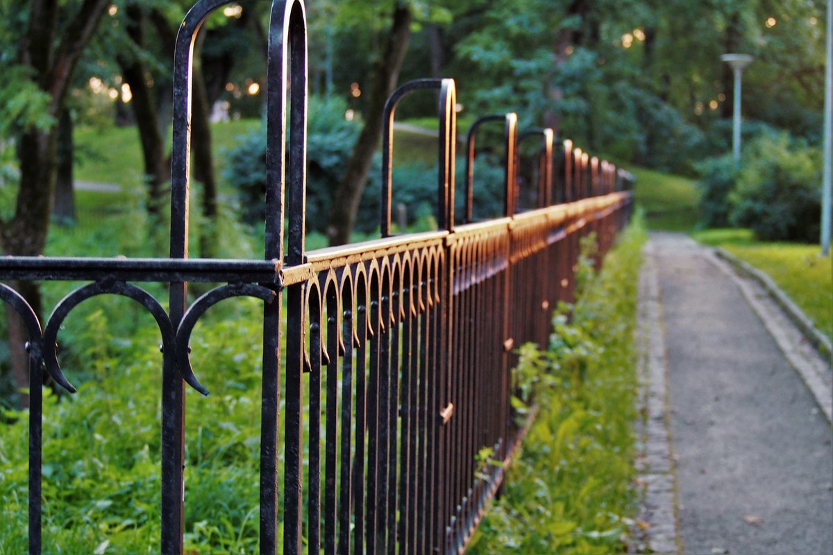 Four Tips to Maintain a Wrought Iron Fence