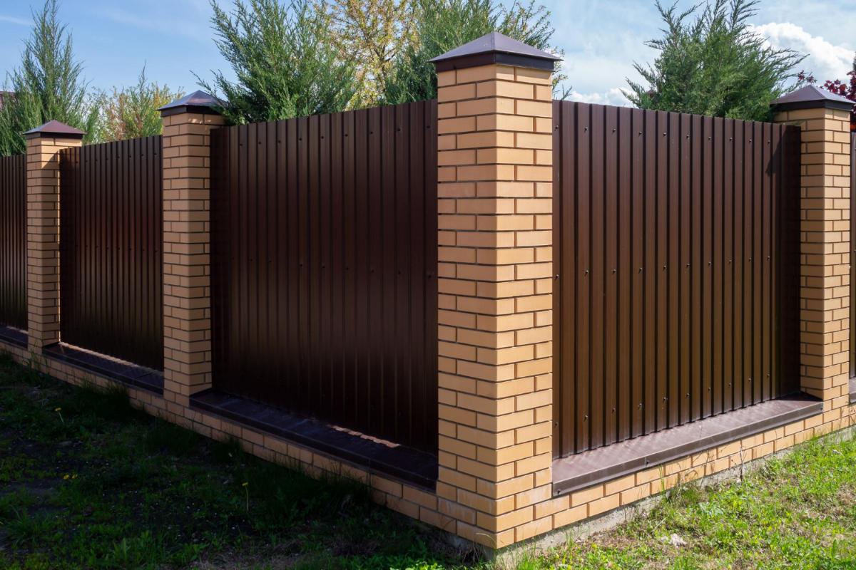 The Best Privacy Fence Options for Your Florida Backyard