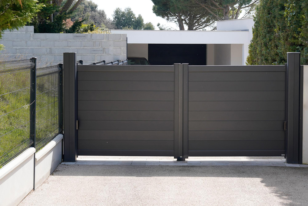 Reasons to Install an Automatic Gate