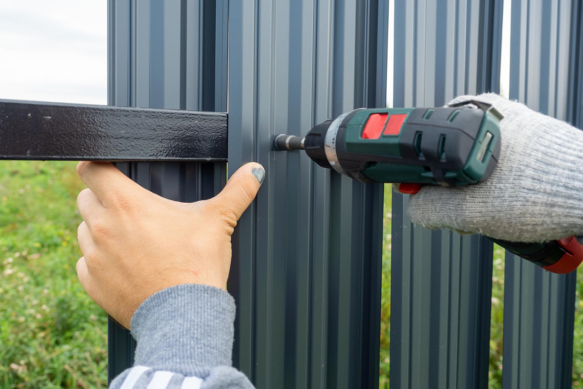 Why You Should Let the Professionals Handle Your Fence Installation
