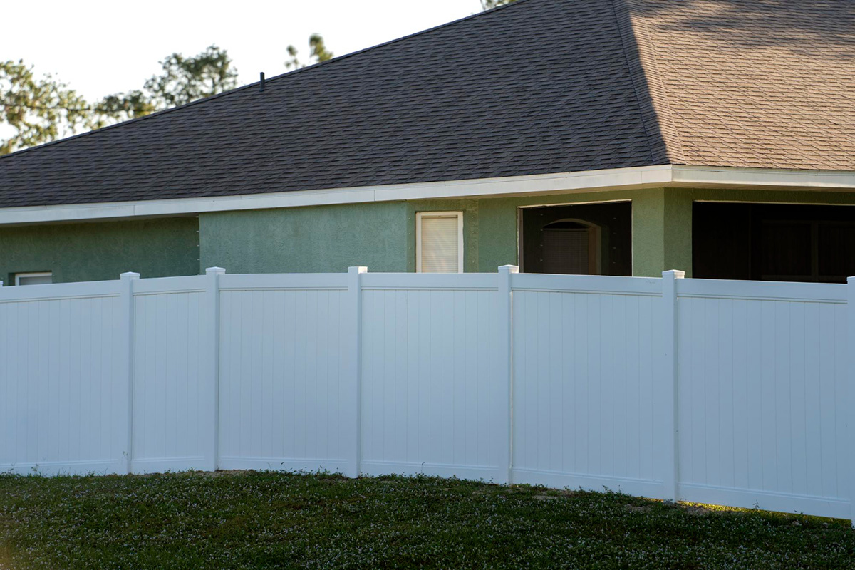 The Ultimate Guide to Keeping Your Vinyl Fence Clean
