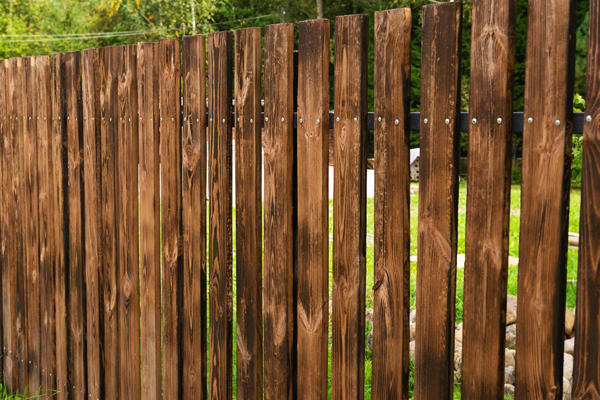 Tips For Choosing The Perfect Fence Stain Color