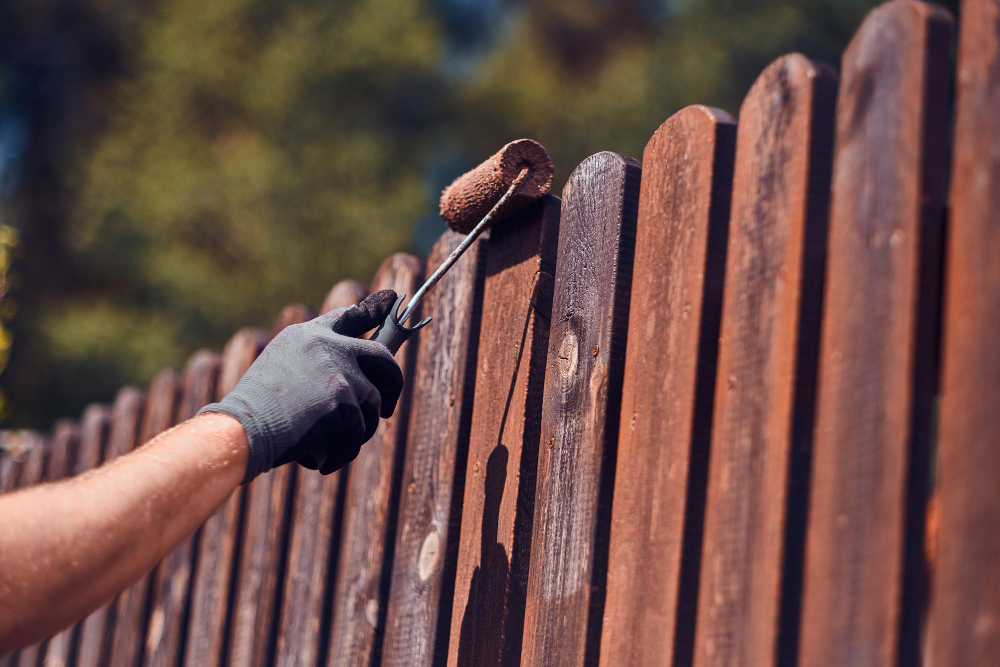 Wood Fence Maintenance Tips for Summertime