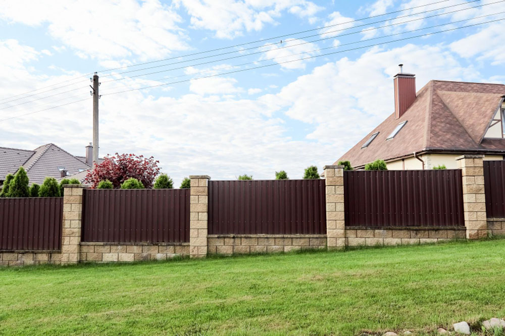What Type of Fence Is Right For My House?