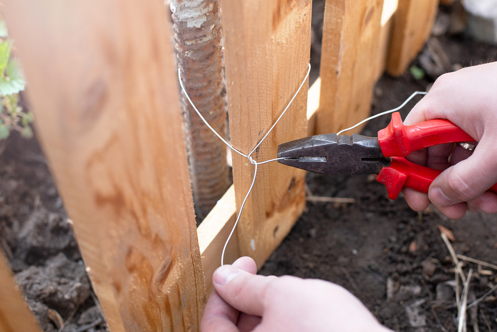 Top Reasons Why You Should Not Install Your Fence By Yourself