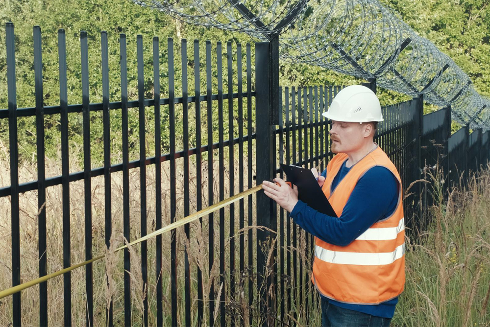 7 Costly Mistakes Homeowners Make When Hiring Fence Contractors