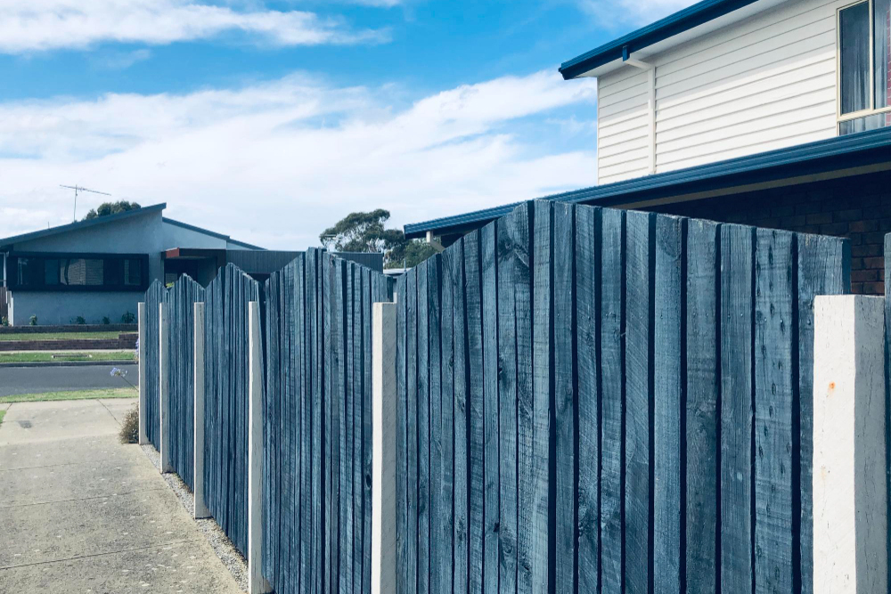 Why Your Business Should Hire a Local Fence Company