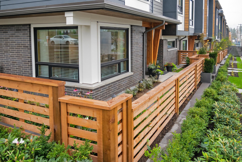 Wood vs. Vinyl vs. Aluminum: Which Fence Is Right for You?